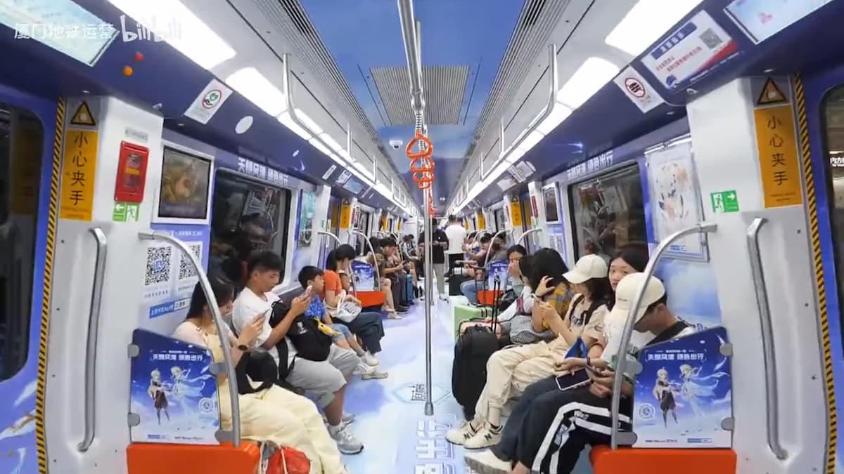 Genshin Impact-Themed Train