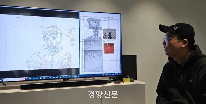 Kim Sang-jin explaining animation process of a game character